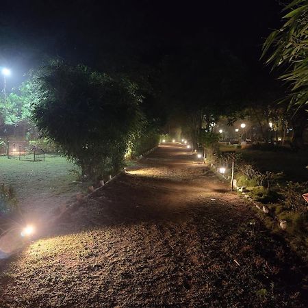 Pench Tiger Trails Resort Khawasa Екстер'єр фото